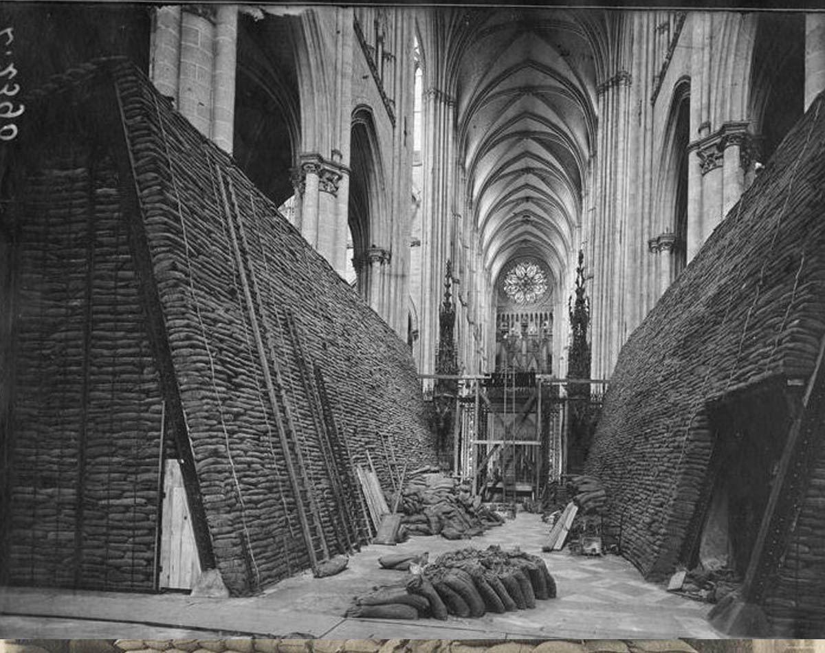 Notre-Dame: Catedrais sob bombardeio.